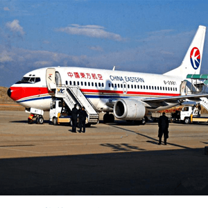 镶黄旗新宝拉格机场物流航空快运业稳步发展的原因是什么？